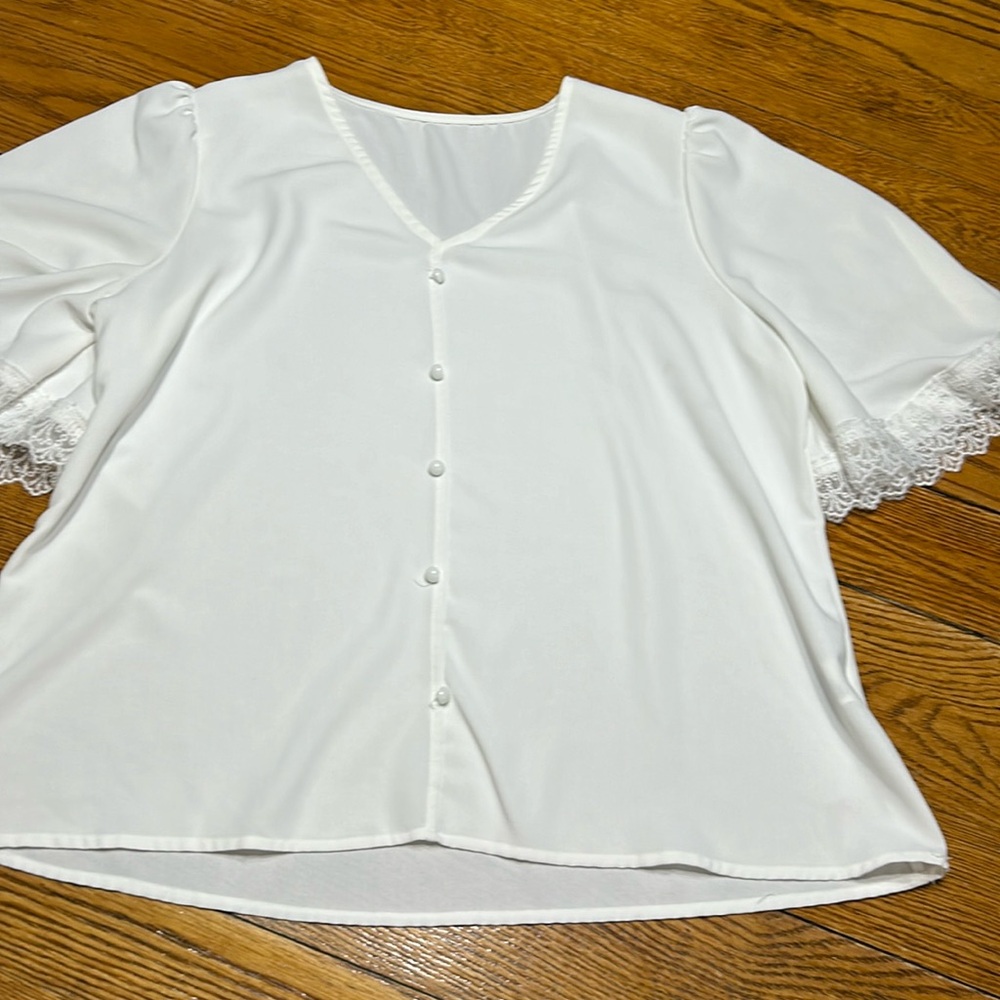 SHEIN white flutter sleeve v-Neck top. Lace trim. Size XL.